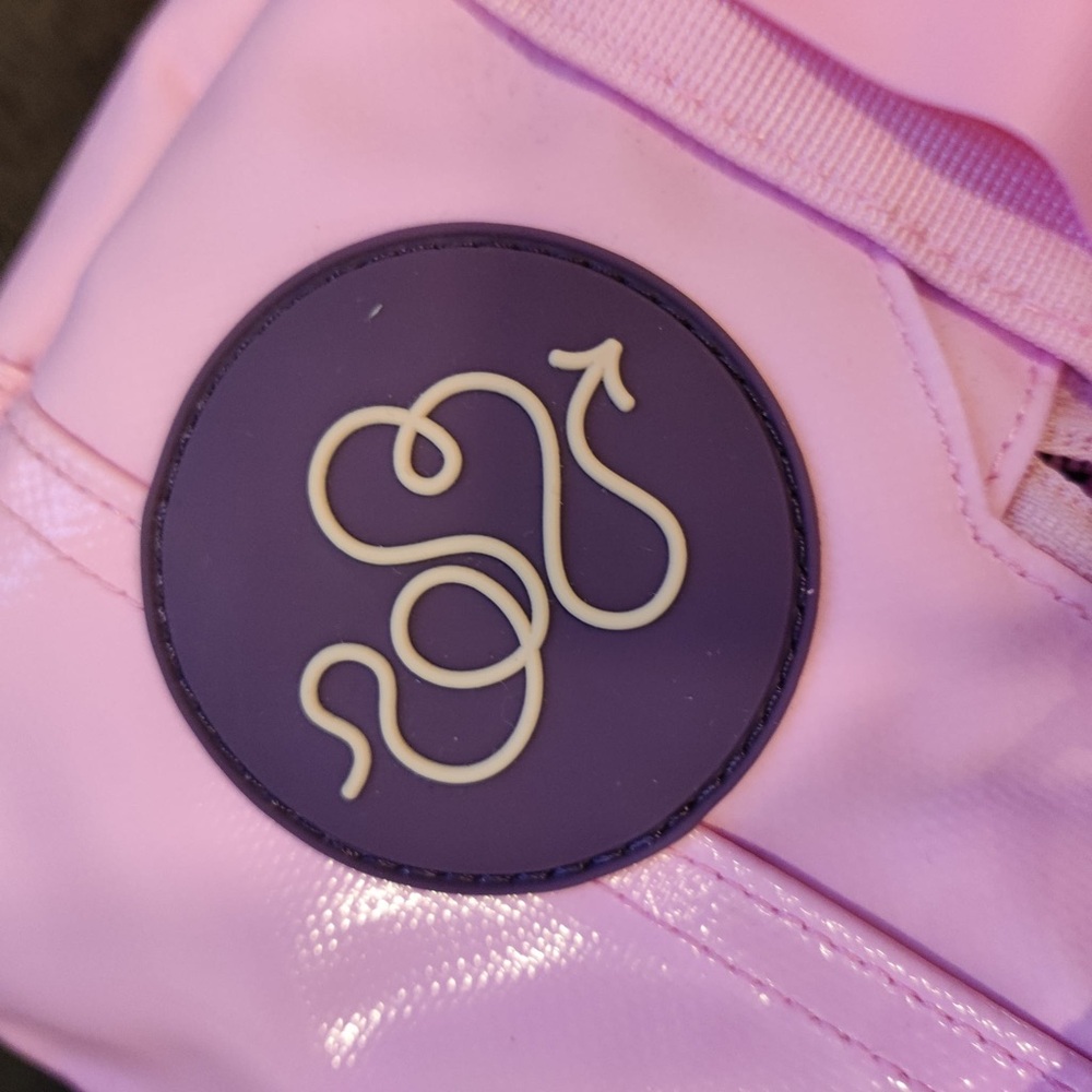 Baboon to the Moon Cotton Candy Pink Go Bag Mini 32L With Slight Discoloration - Picture 6 of 16